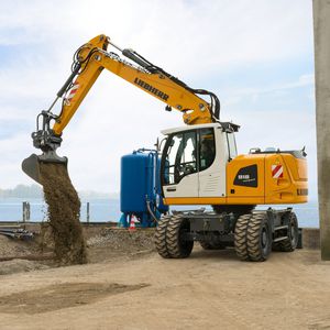 mittelgroßer Bagger 1