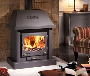 Holzkamin / modern / geschlossene Feuerstelle / bodenstehend