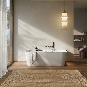 Badewanne in Wandnähe