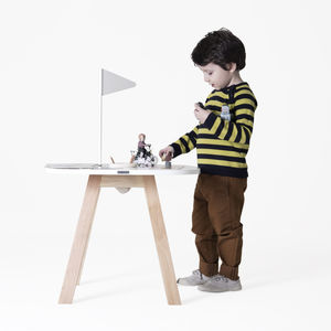 moderner Spieltisch für Kinder 1