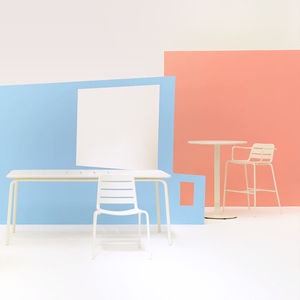 Tisch / minimalistisches Design