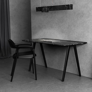 Massivholz-Schreibtisch