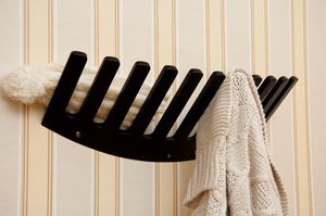 wandmontierter Garderobenständer