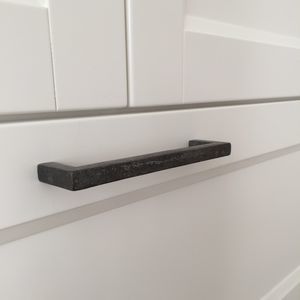 Möbelgriff aus gealtertem Eisen
