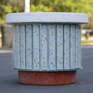 moderner Hocker