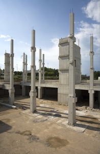 Fertig -Pfeiler / Stahlbeton