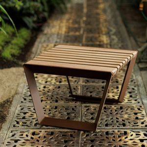moderner Hocker