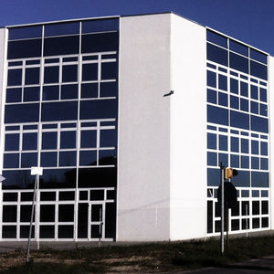 Vorhangfassade / freitragende Struktur