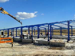 Halle / galvanisiertem Stahl