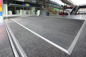 Eingangsmatte für öffentliche Einrichtungen / für Büro / Aluminium / Profil