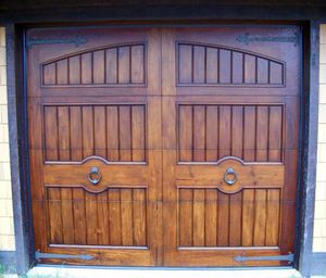 einflügelige Garagentore / Holz / manuell