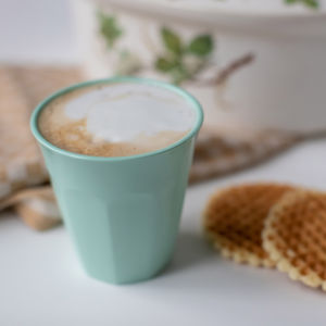 Thermoplast-Tasse