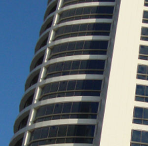 Vorhangfassade / freitragende Struktur