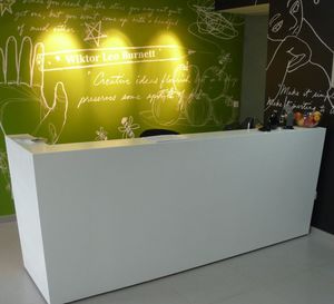 Corian®-Empfangstheke