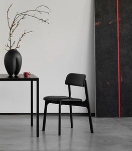 Esszimmerstuhl / minimalistisches Design 1