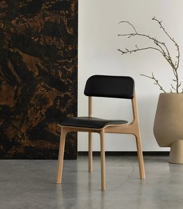 Esszimmerstuhl / minimalistisches Design 1