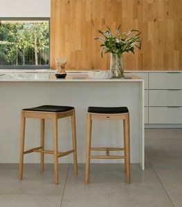 moderner Barhocker 1