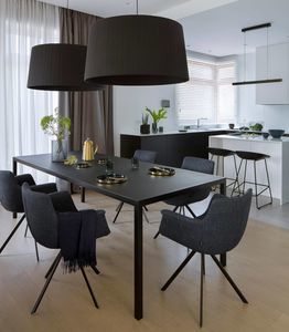 Esstisch / minimalistisches Design 1