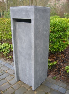 bodenstehender Briefkasten 1