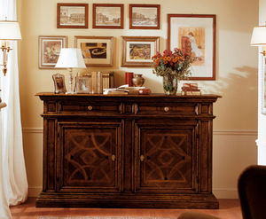 klassisches Sideboard / Holz