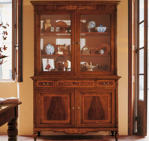 klassische Vitrine