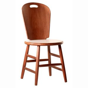 moderner Stuhl 1