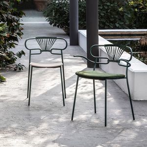 moderner Stuhl 1