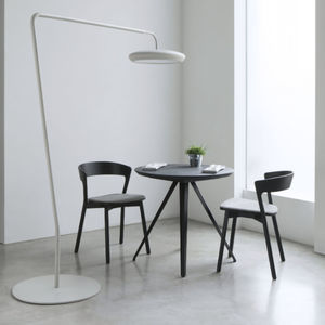 moderner Tisch 1