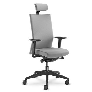 moderner Chefsessel 1