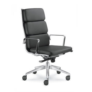 moderner Chefsessel 1