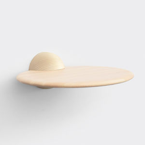 wandmontierte Regale