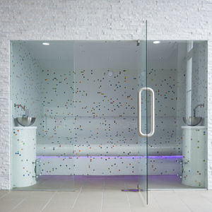 Dampfbad mit integrierter Dusche