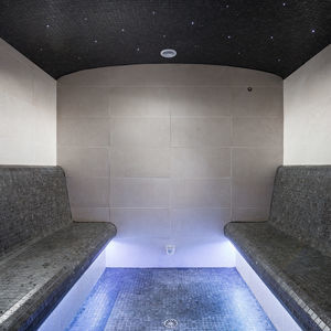 Dampfbad mit integrierter Dusche