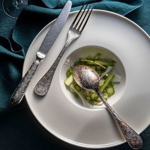 Tafelmesser mit Stahlklinge