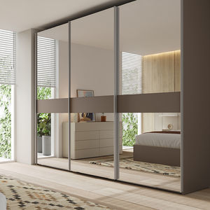 Modul-Kleiderschrank