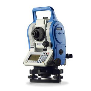 Totalstation mit Reflektor 1