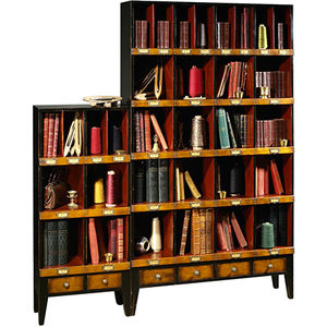 klassisches Bücherregal 1