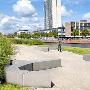 moderne Bank für den öffentlichen Raum 1