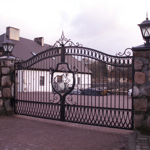 einflügelige Tore / Schmiedeeisen / mit Stangen / für Privatgebrauch