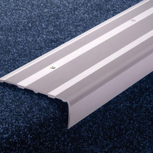 Aluminium-Treppenkante 1