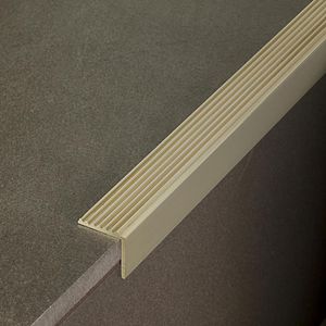 Aluminium-Treppenkante 1