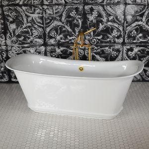 freistehende Badewanne / oval / Gusseisen / emailliertes Metall