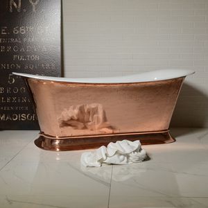 freistehende Badewanne / oval / Gusseisen / Kupfer