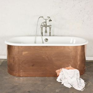 freistehende Badewanne / oval / Gusseisen / Kupfer