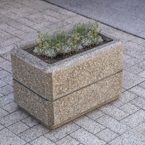 Faserbeton-Pflanzkübel