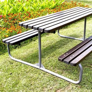 moderner Picknicktisch 1