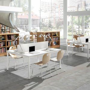 Schreibtisch für Open Space