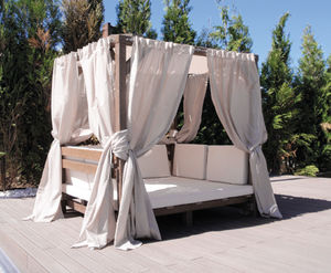 Garten-Bett / Himmel 1