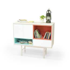 hochbeiniges Sideboard / modern / lackiertes MDF / aus Esche