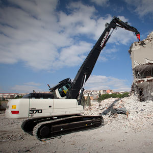 Bagger auf Raupen